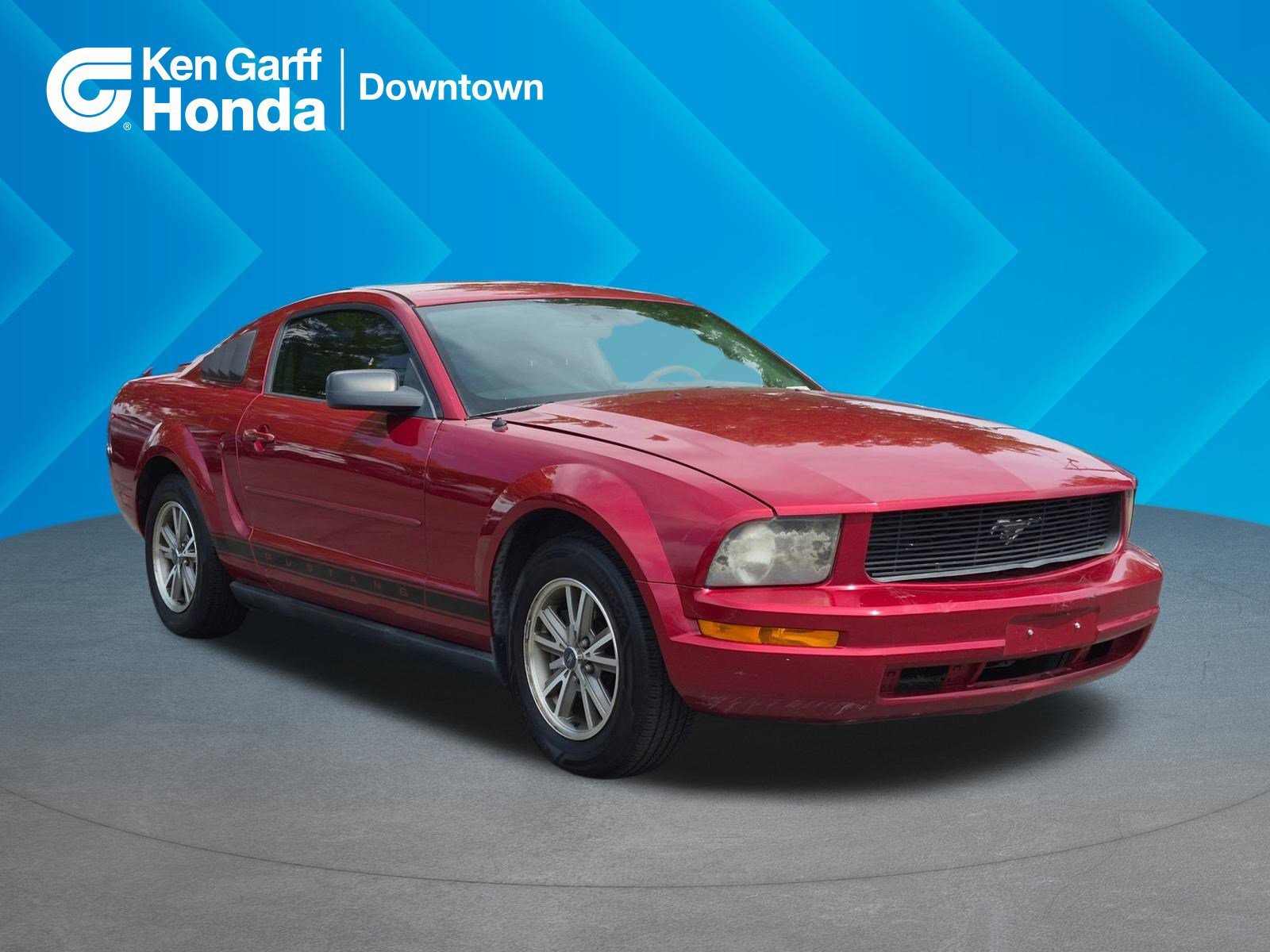 2005 Ford Mustang V6 Premium's photo