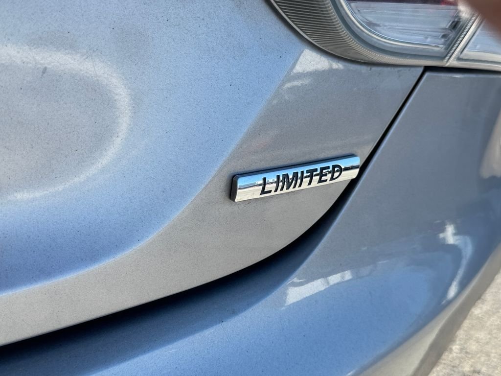 Used 2013 Silver Hyundai Limited image 21
