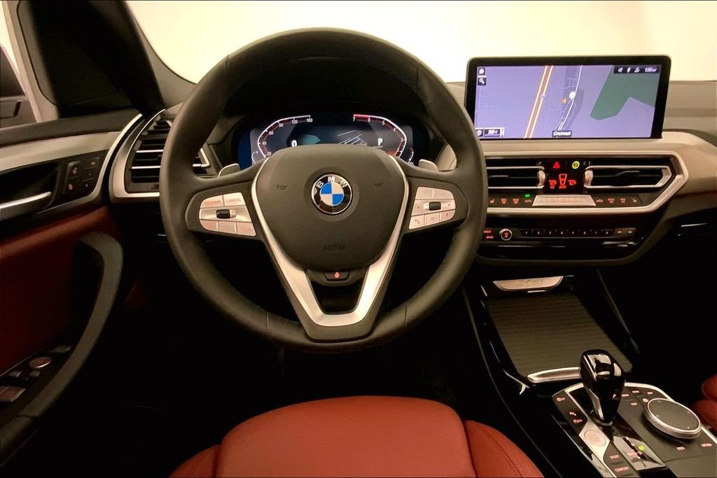 Used 2024 Skyscraper Grey Metallic BMW  image 1