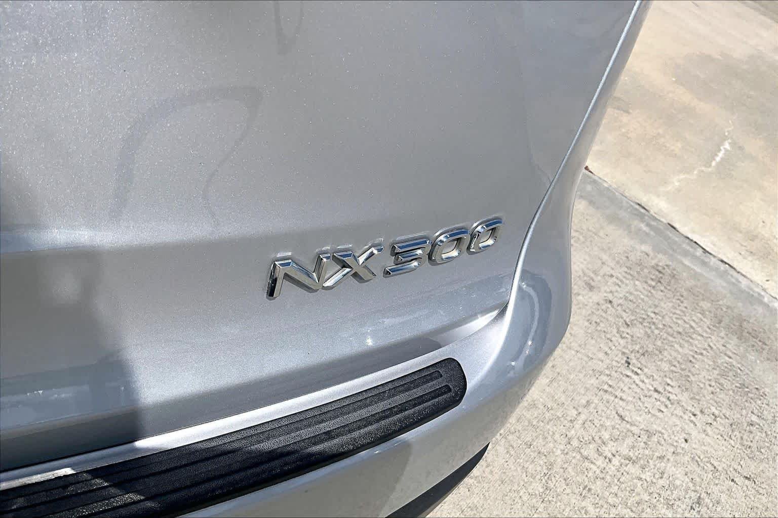 Used 2018 Silver Lining Metallic Lexus  image 9