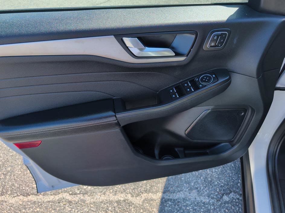 Used 2022 Oxford White Ford SEL image 16