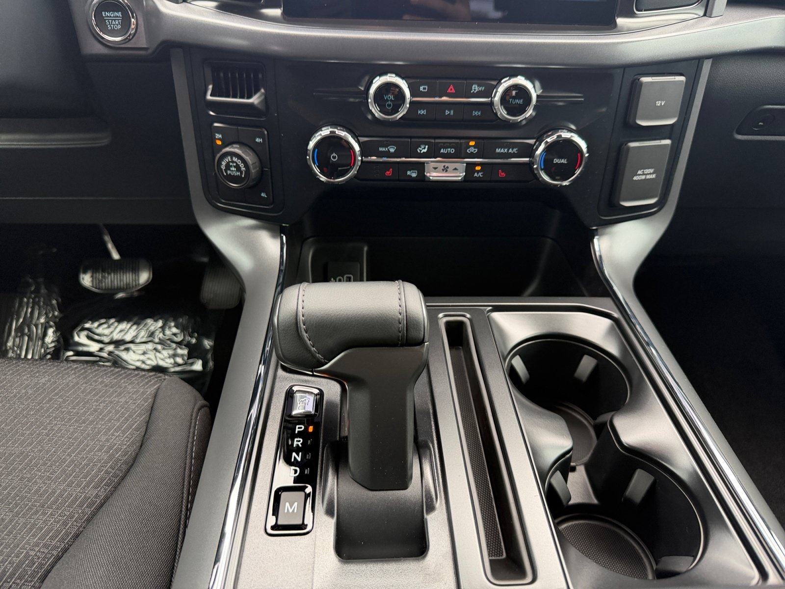 New 2026 Oxford White Ford XLT image 12