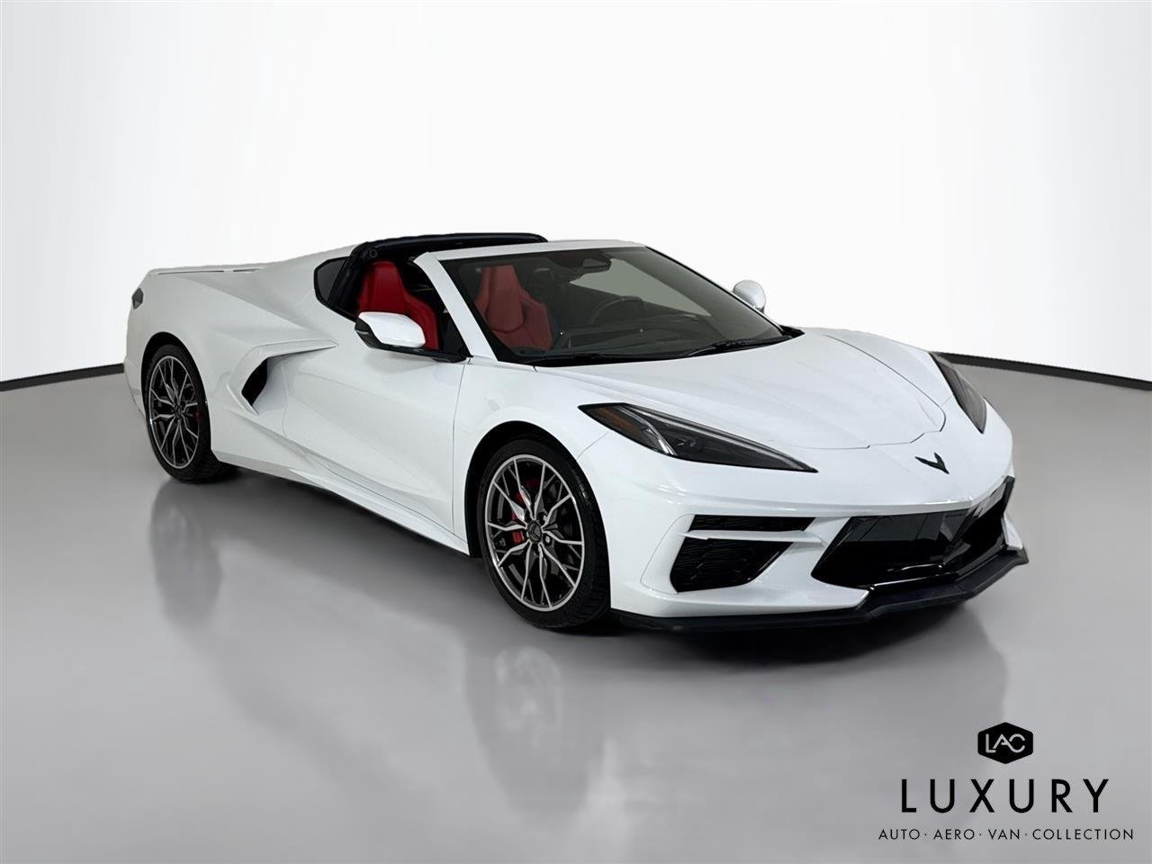 Used 2026 Arctic White Chevrolet 1LT | Performance Exhaust | Paint Matched Accents image 3