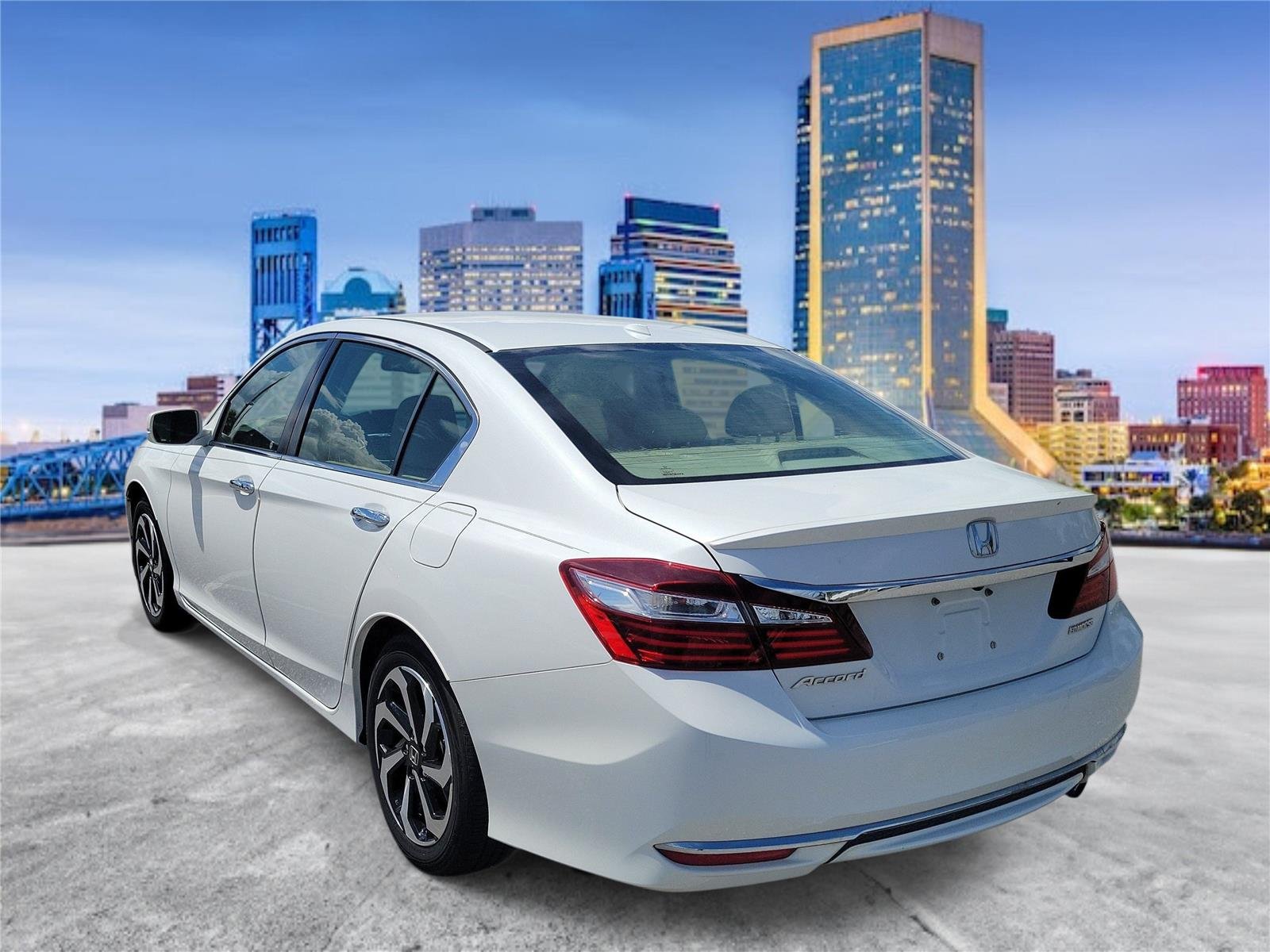 Used 2017 White Orchid Pearl Honda EX-L image 2