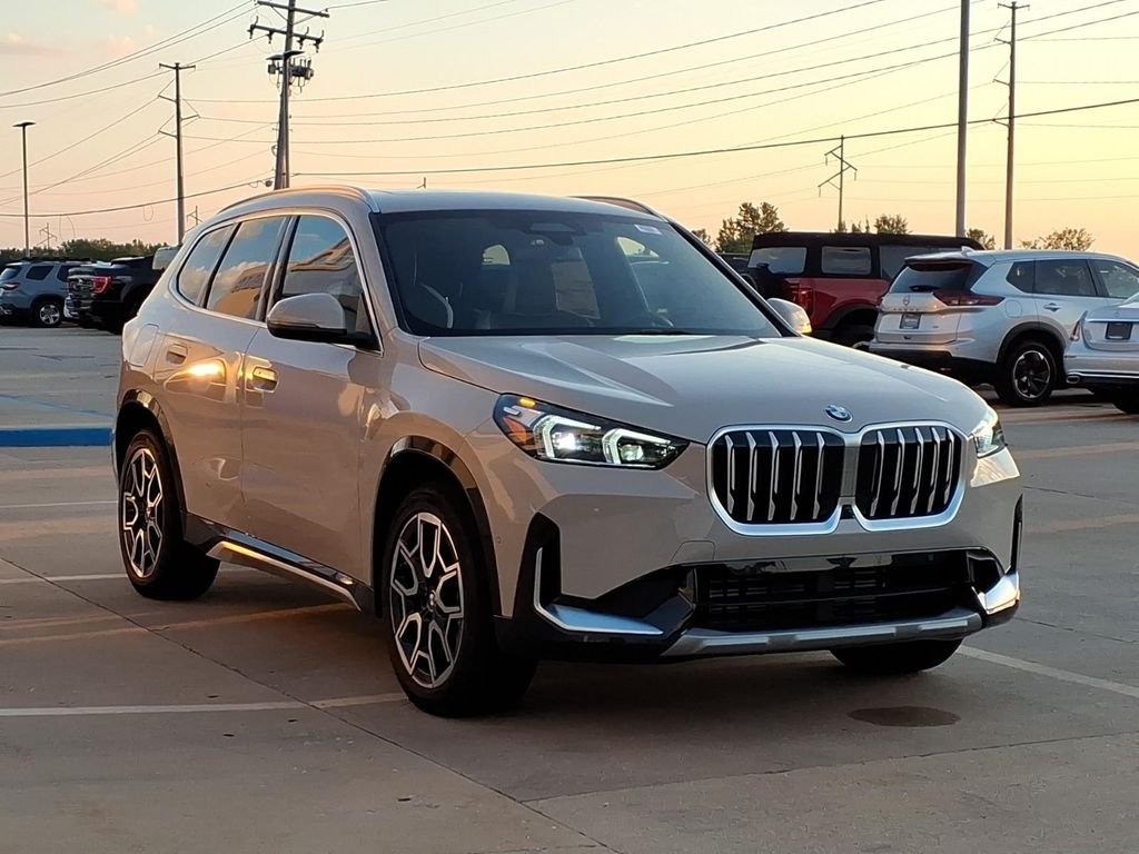New 2027 Dune Grey Metallic BMW xDrive28i image 14