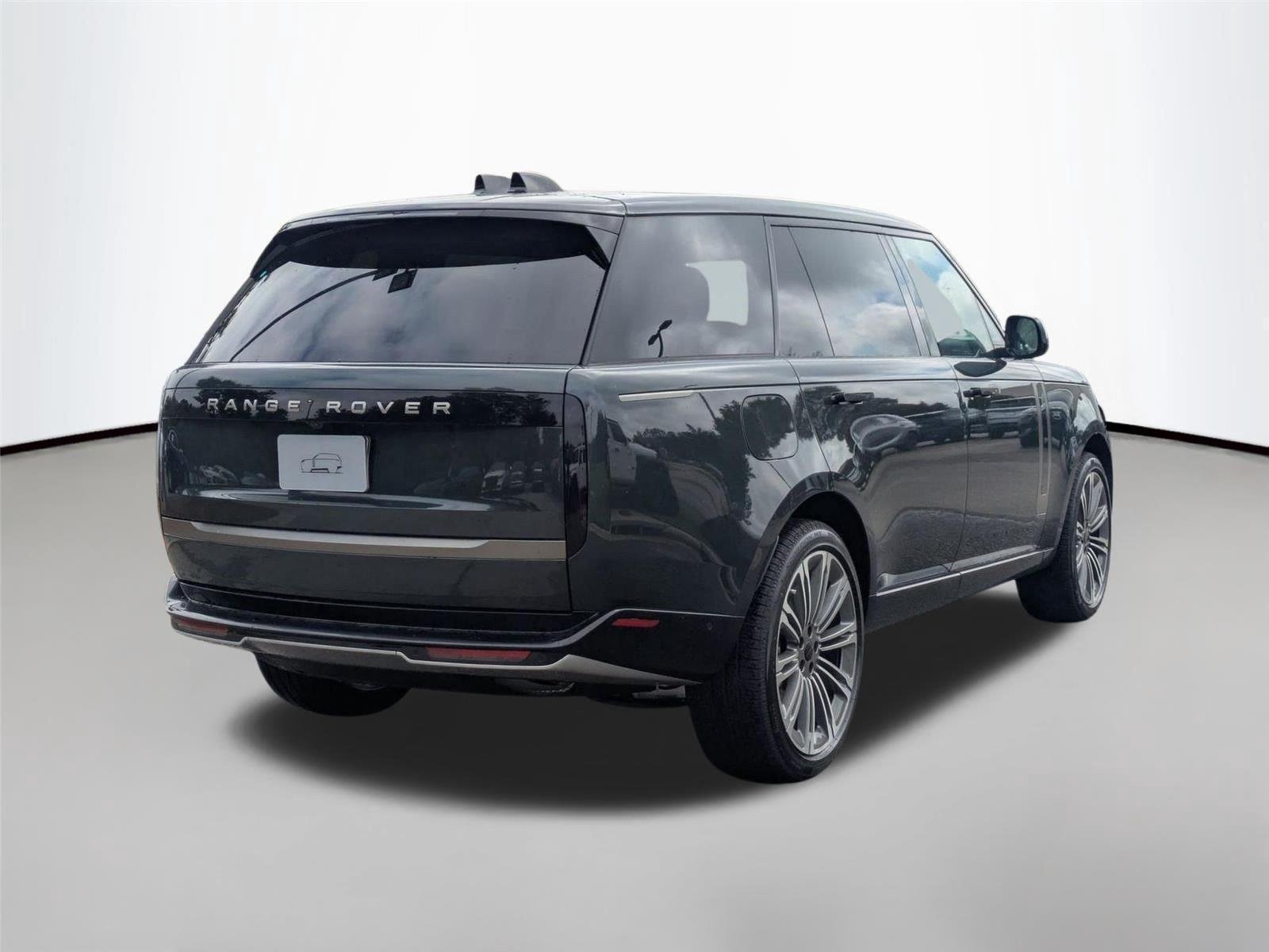 New 2026 Belgravia Green Land Rover SE image 5