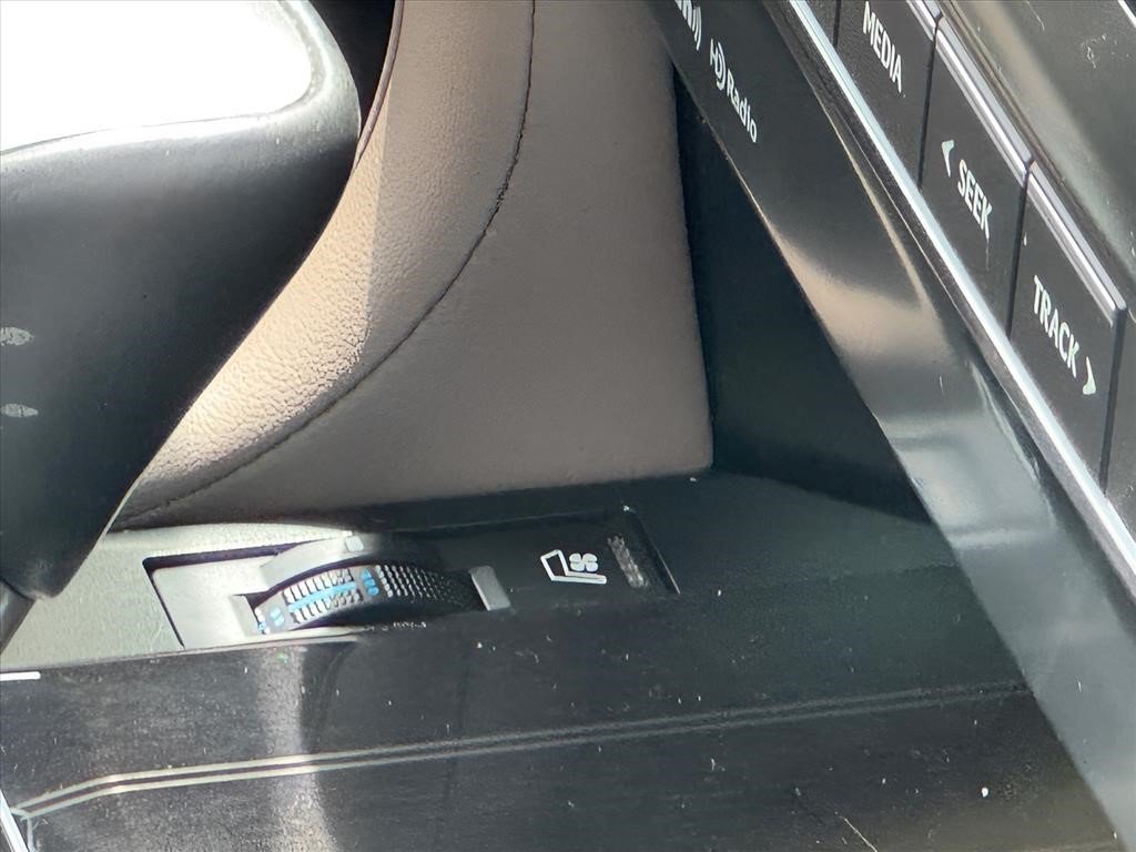 Certified Used 2023 Onyx Black Lexus GX 460 Premium image 11