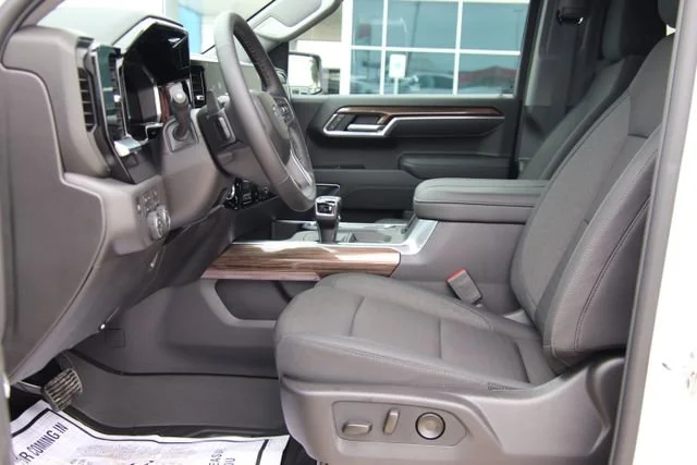New 2026 Summit White Chevrolet LT Trail Boss image 14