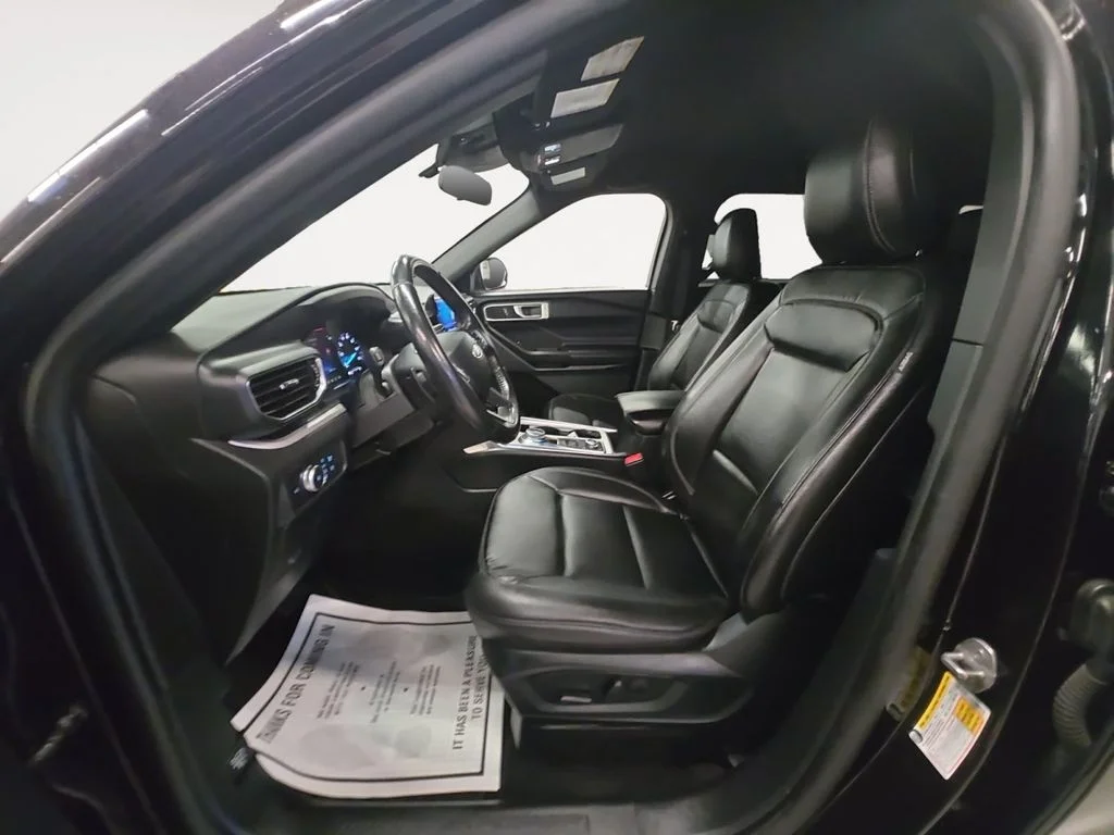 Used 2020 Black Ford XLT image 11