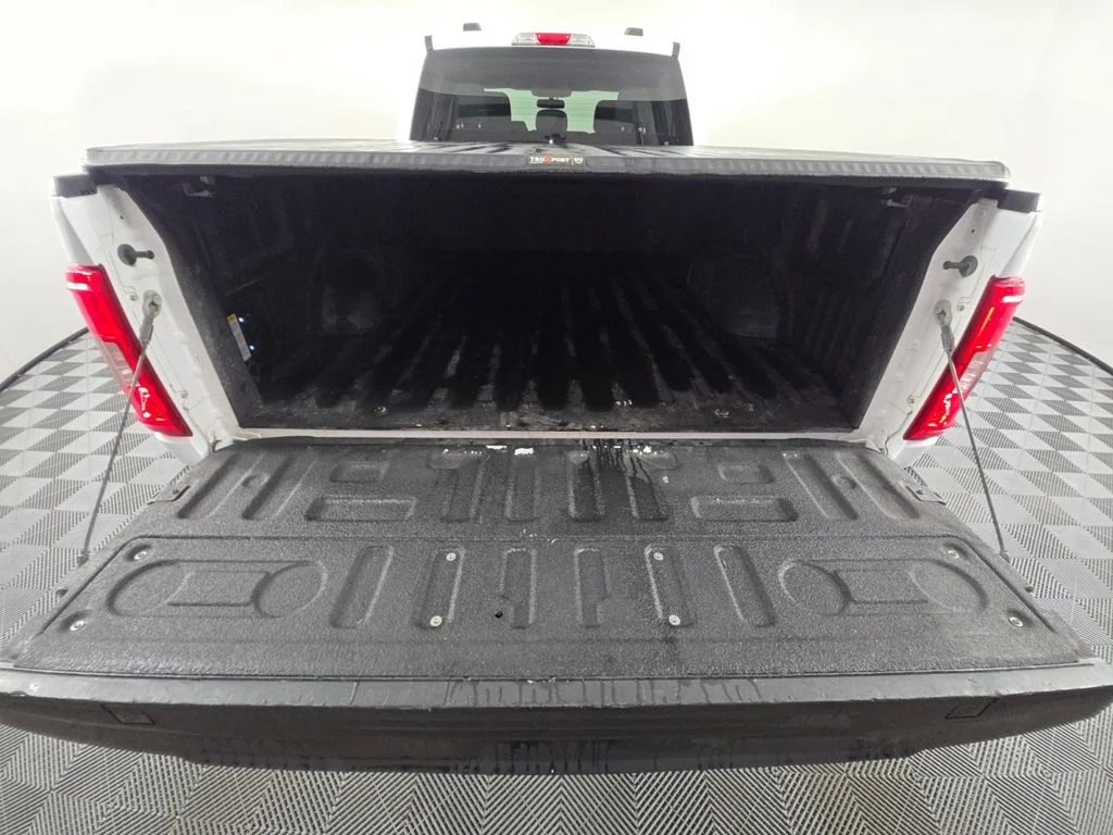 Used 2022 White Ford XLT image 16
