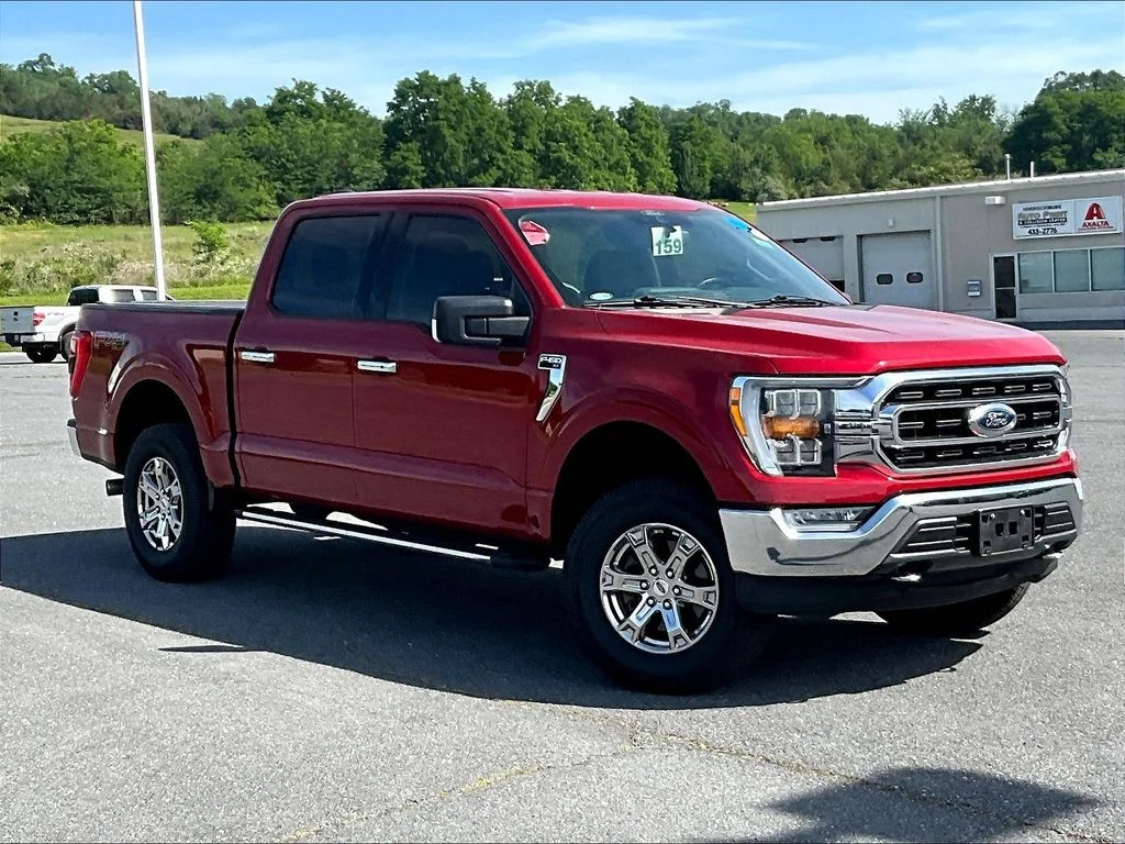 Used 2021 Red Ford XLT image 1