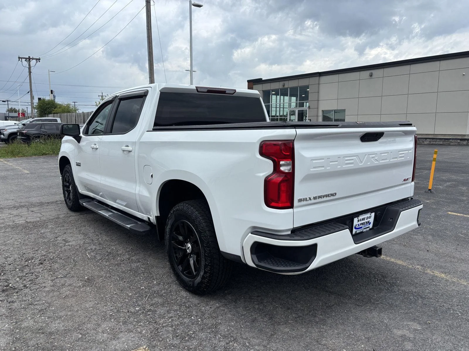 Used 2021 SUMMIT WHITE Chevrolet RST image 5