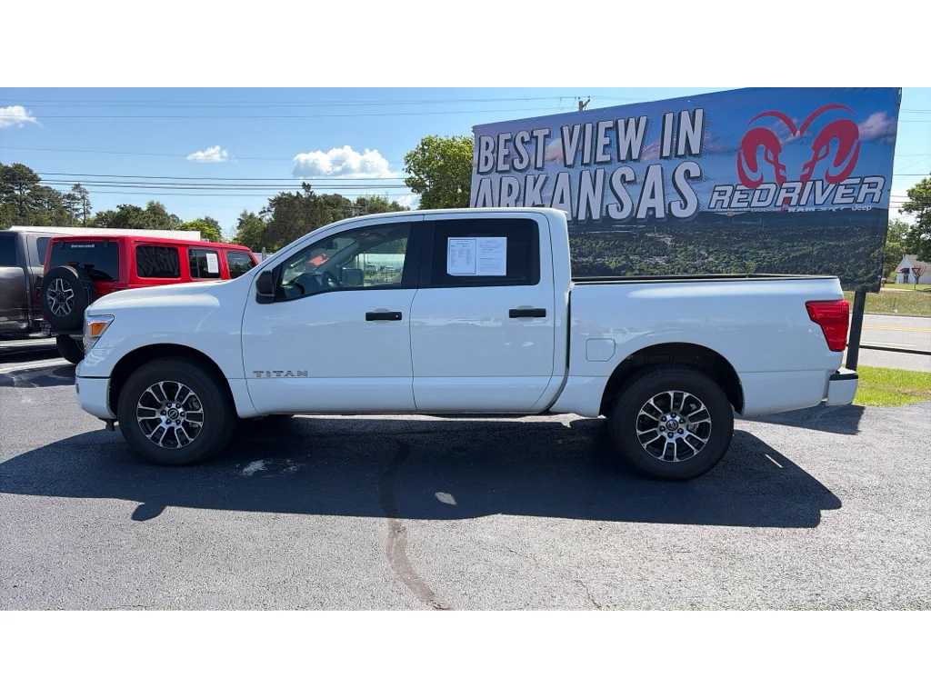 2023 Nissan Titan SV - Photo 7
