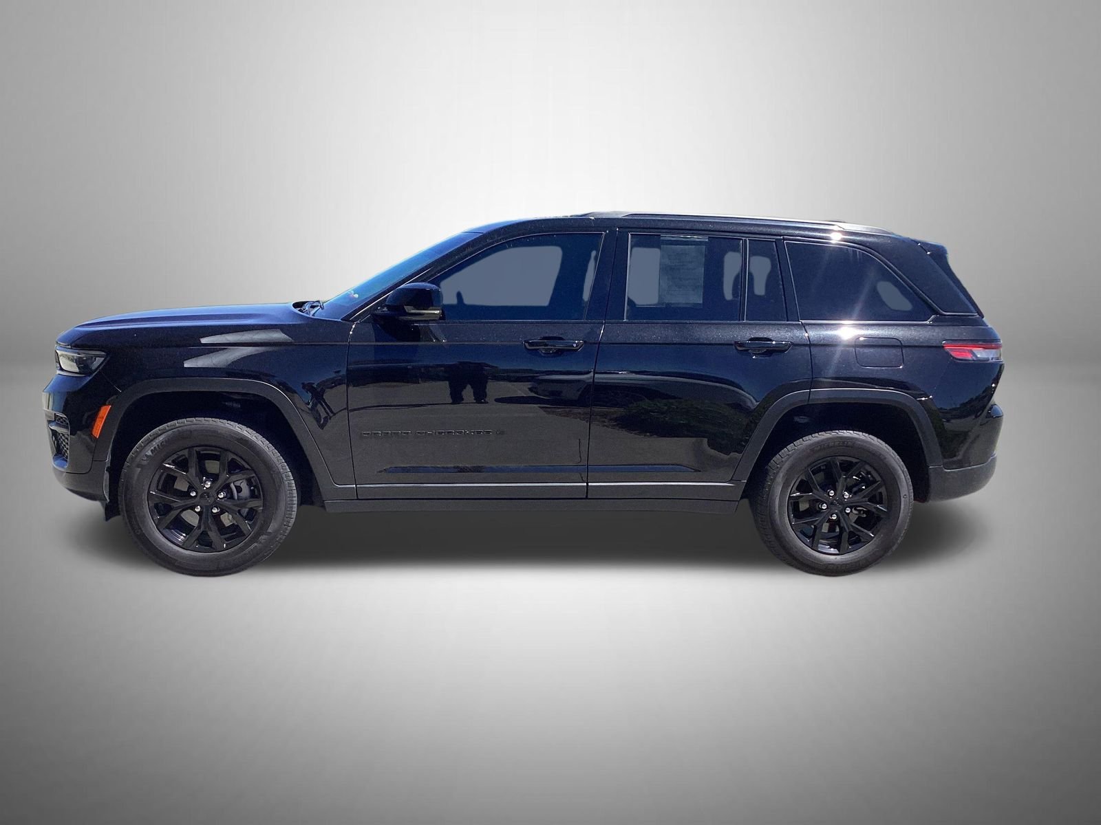 Used 2024 Black Jeep Altitude X image 2