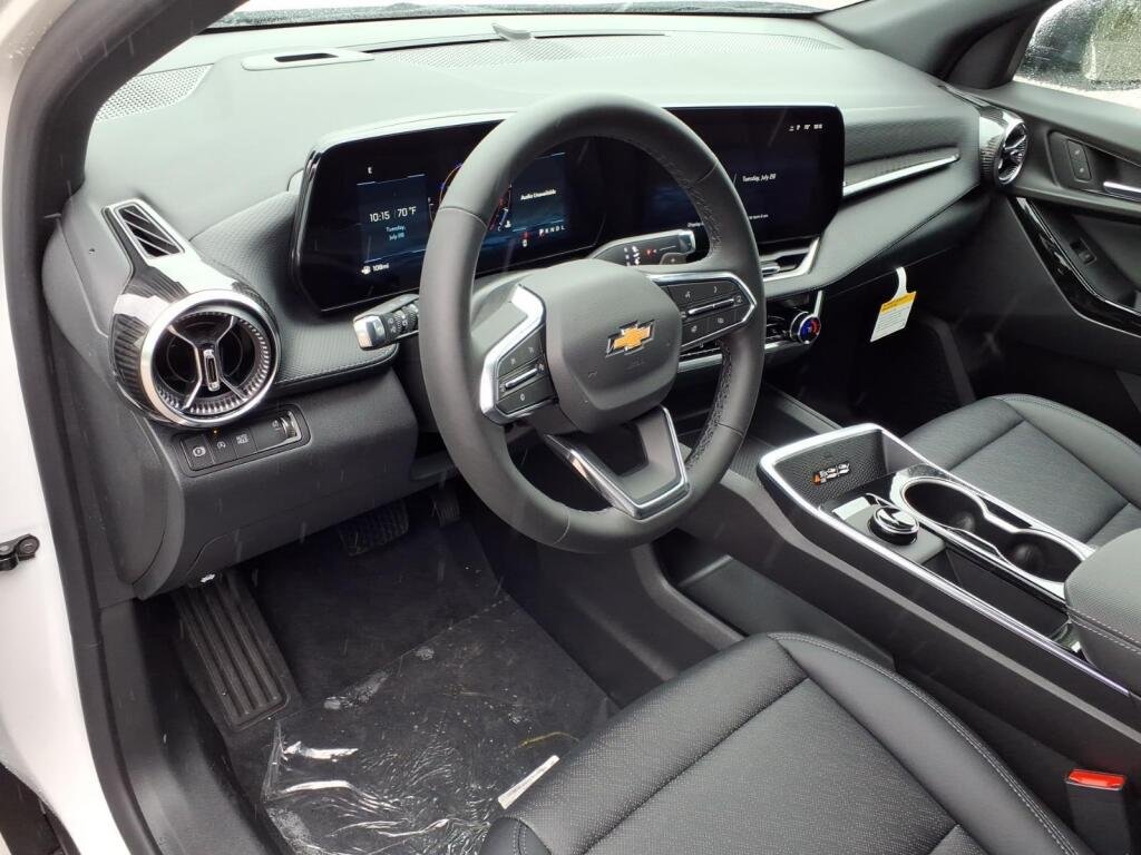 New 2027 Summit White Chevrolet FWD LT image 7
