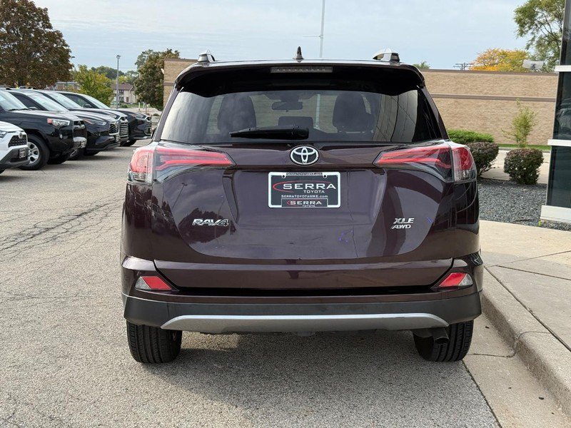 Used 2018 Black Currant Toyota XLE image 4