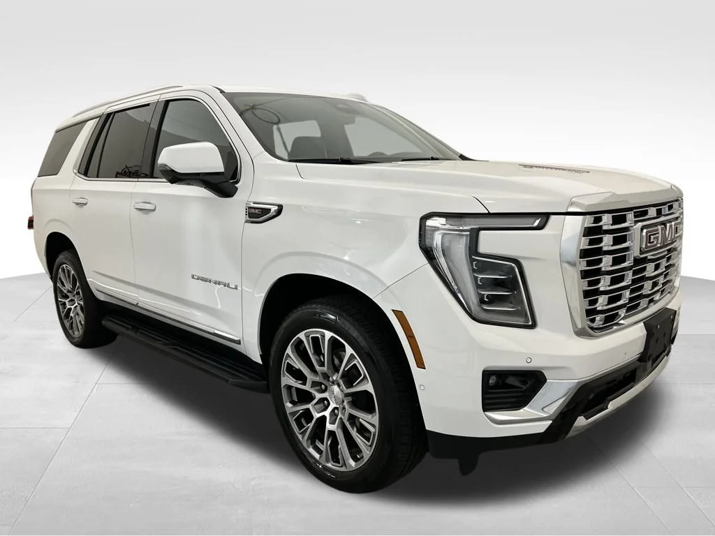 Used 2025 White GMC Denali image 7