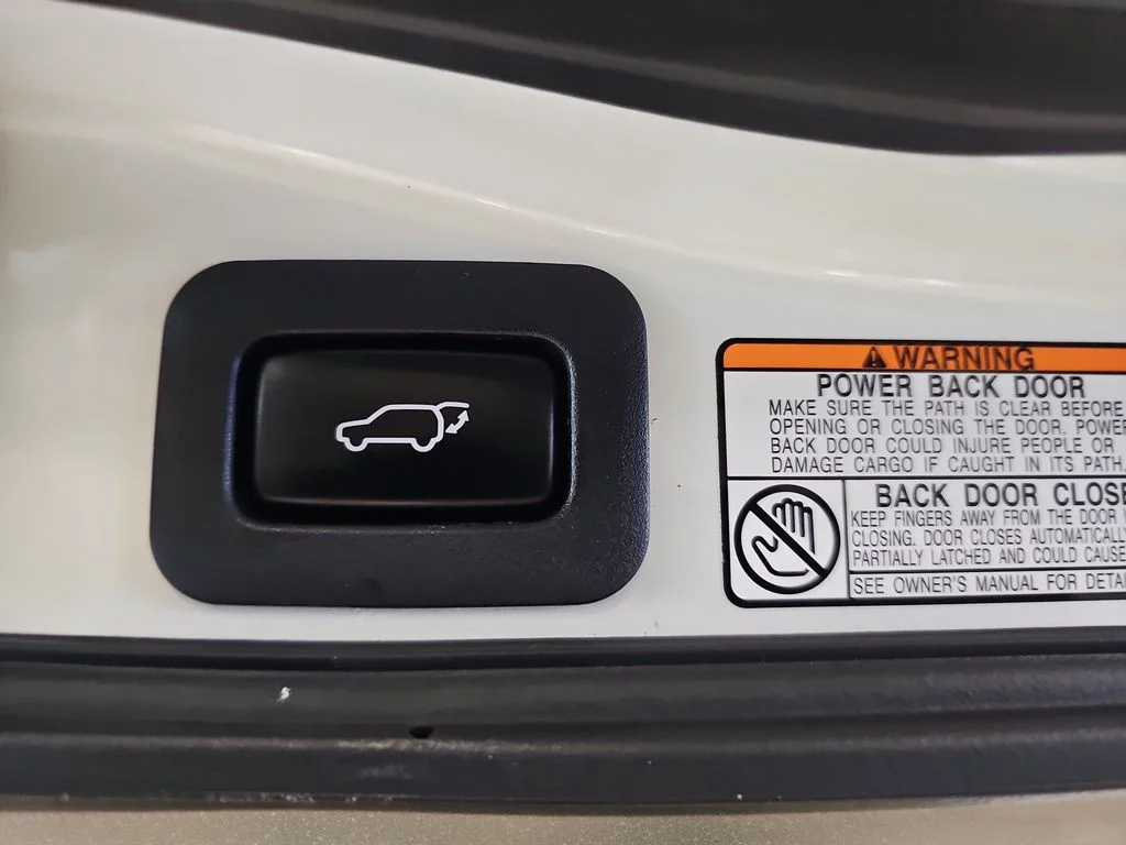 Used 2020 White Lexus 570 image 16