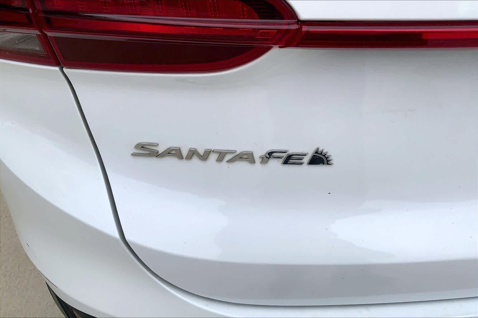 Used 2022 Quartz White Hyundai SE image 10
