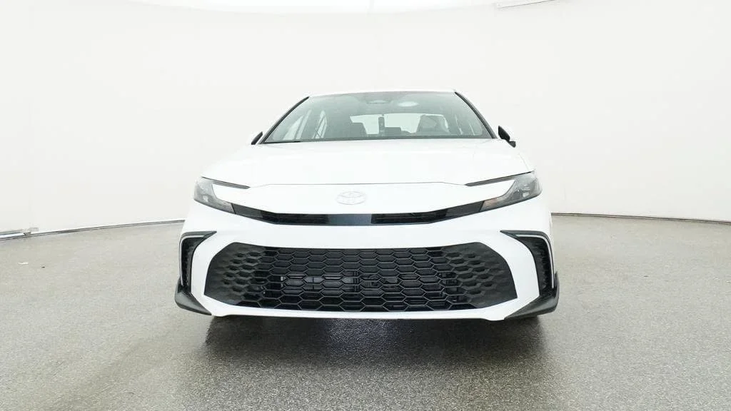 Used 2026 Ice Cap Toyota SE image 31