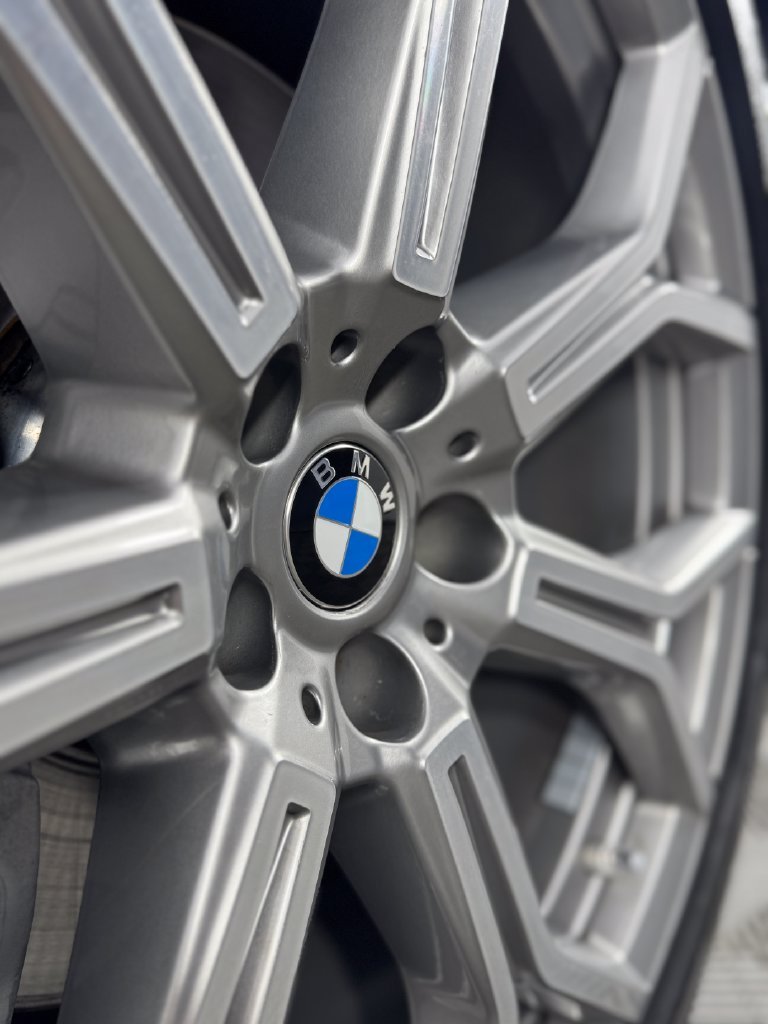 Used 2023 White Metallic BMW xDrive40i image 56