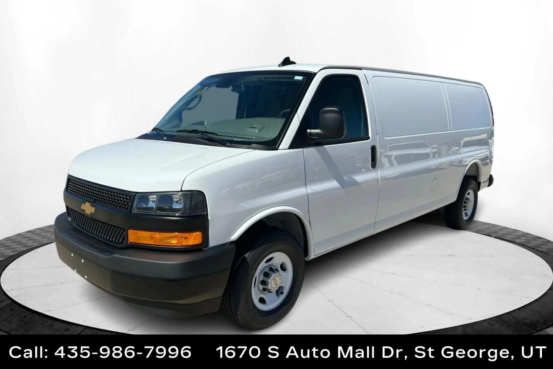 2025 Chevrolet Express 3500 Extended Work Van's photo