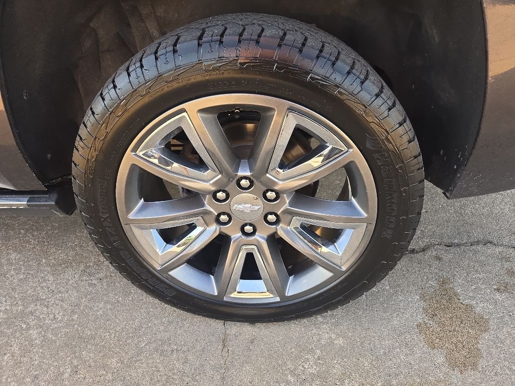 Used 2018 Gray Chevrolet Premier image 22