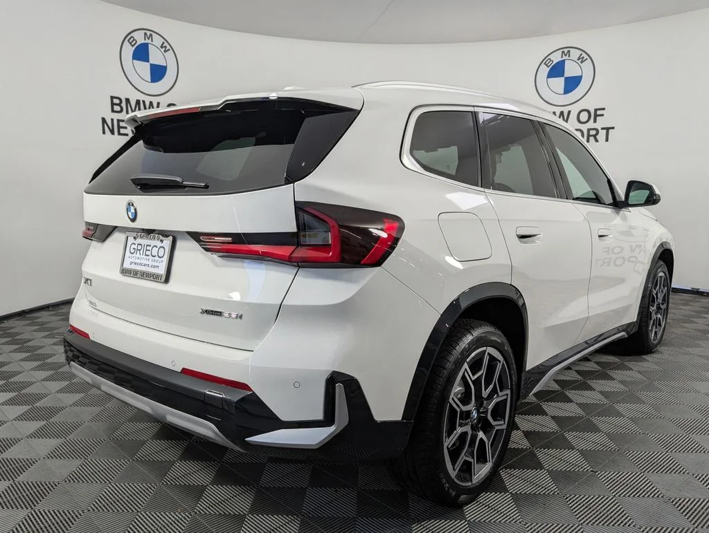 New 2027 Alpine White BMW  image 6