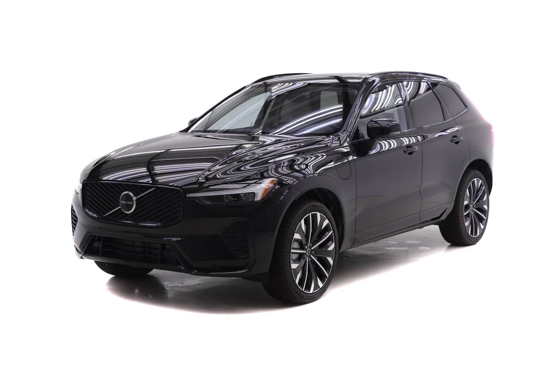 2026 Volvo XC60 T8 Ultra Dark AWD's photo