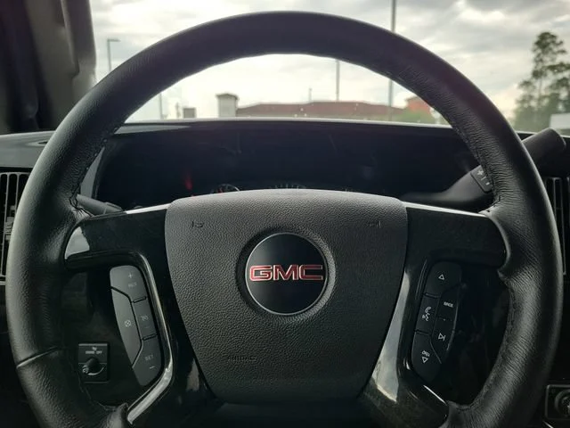 Used 2025 Special Exterior Color GMC Work Van image 11