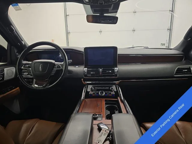 Used 2020 Black Lincoln Reserve image 17