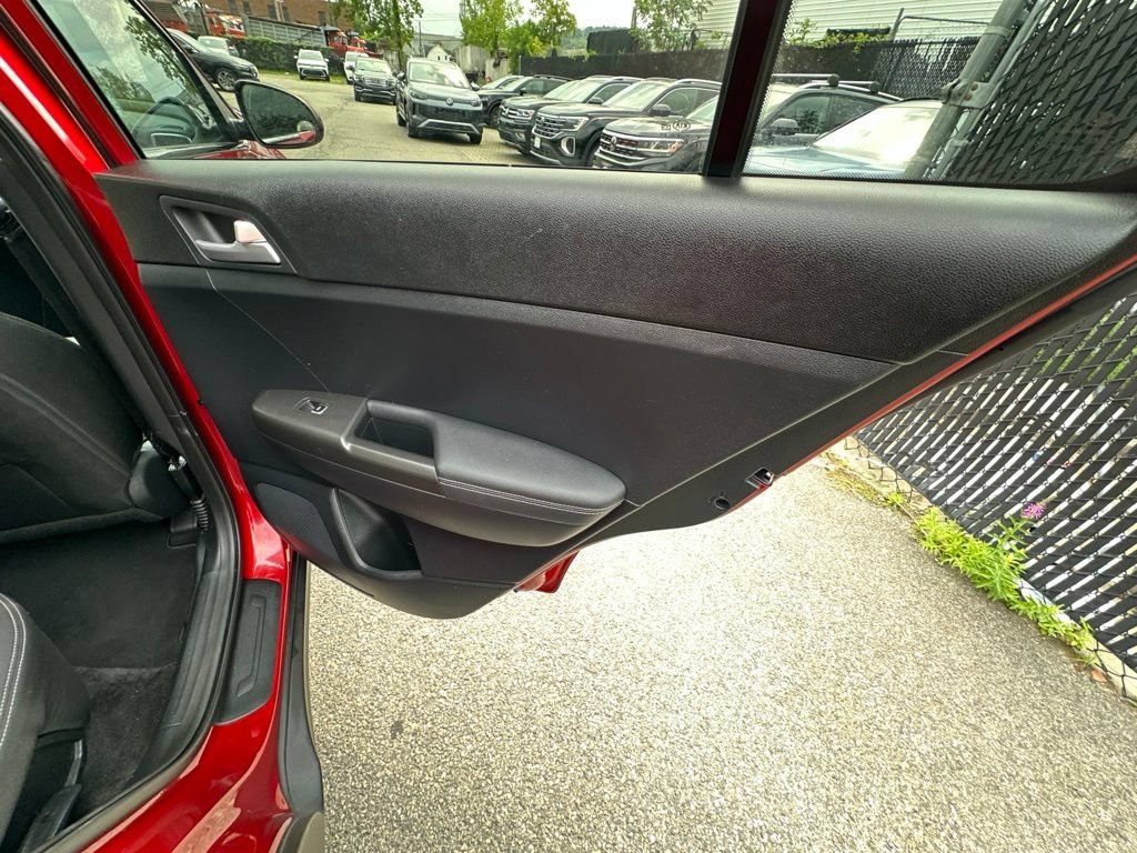 Used 2020 Red Kia LX image 33