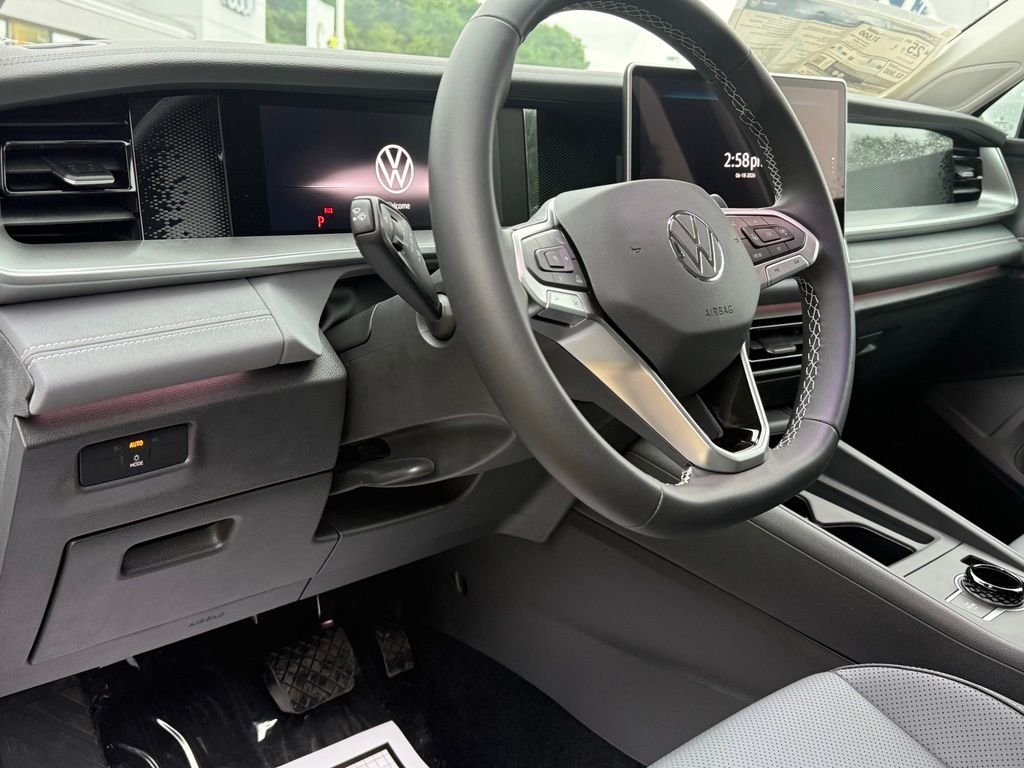 New 2026 White Volkswagen 2.0T SE image 27