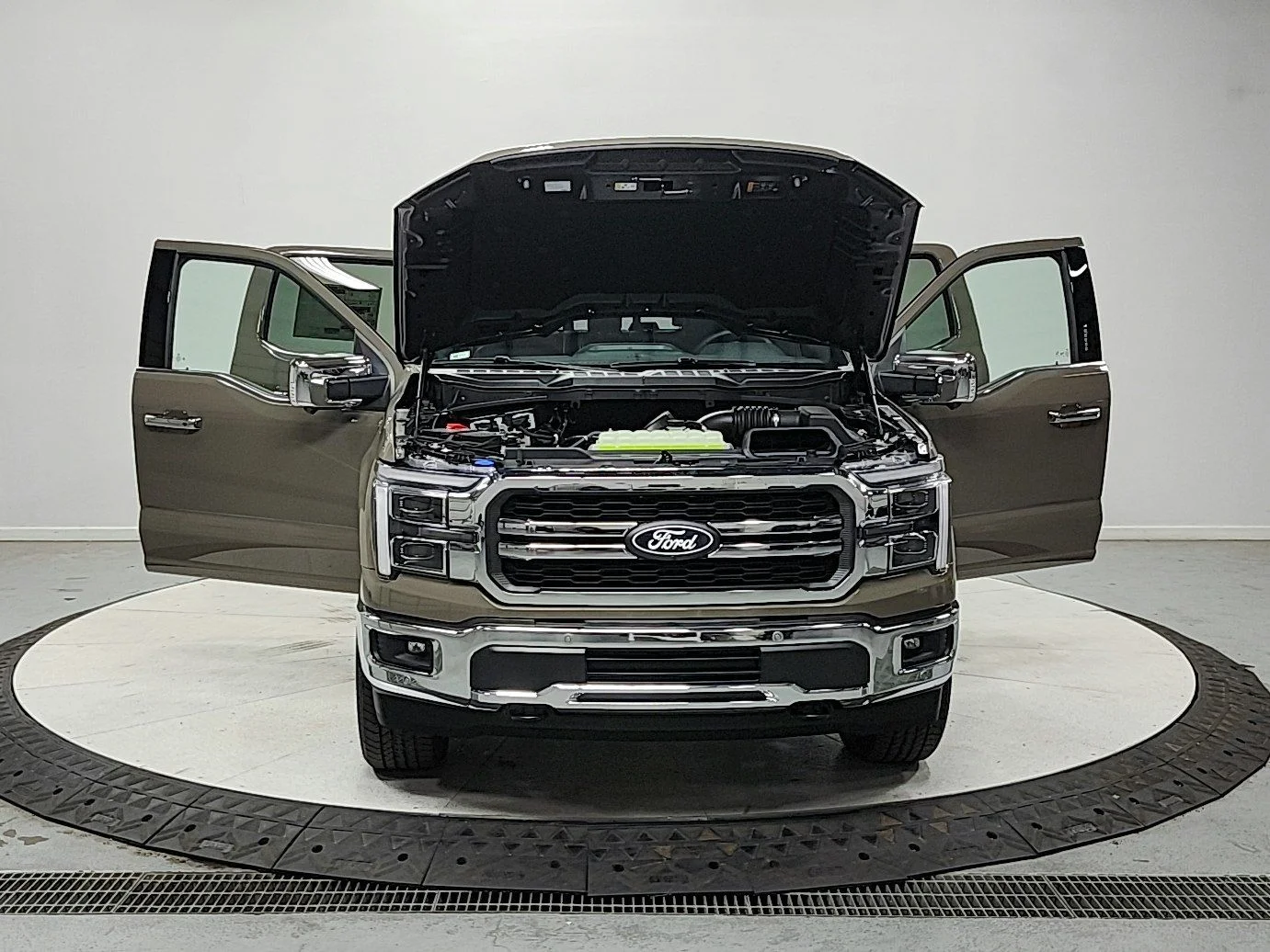 New 2026 Gray Ford Lariat image 10