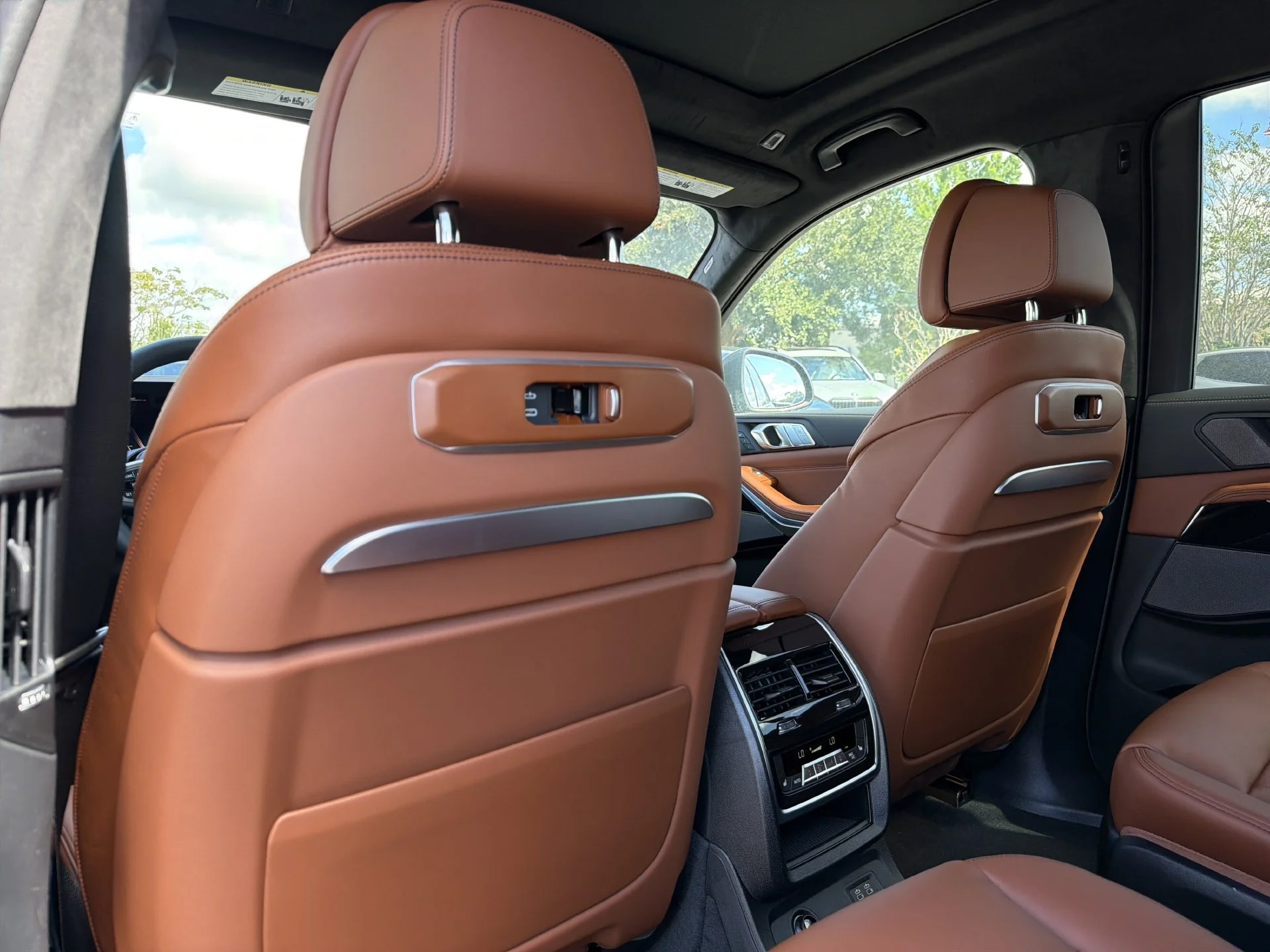 New 2027 Tanzanite Blue II Metallic BMW xDrive40i image 22
