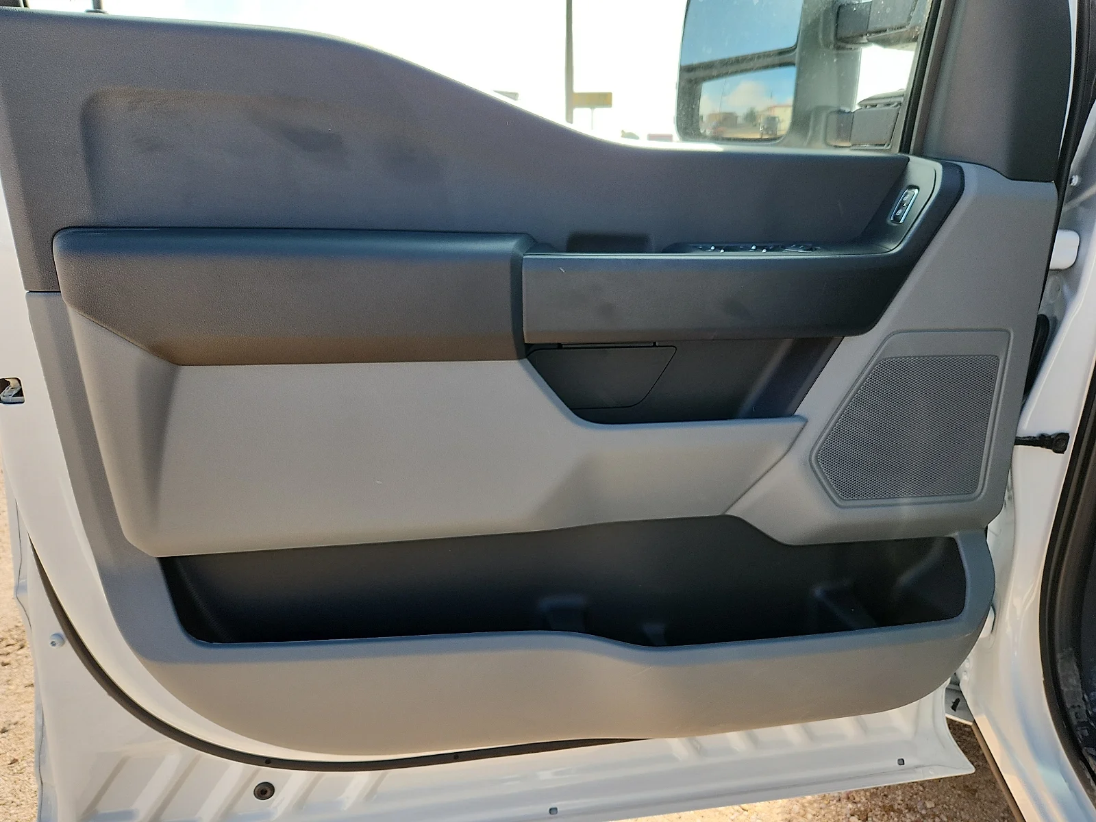New 2026 Oxford White Ford XL image 14