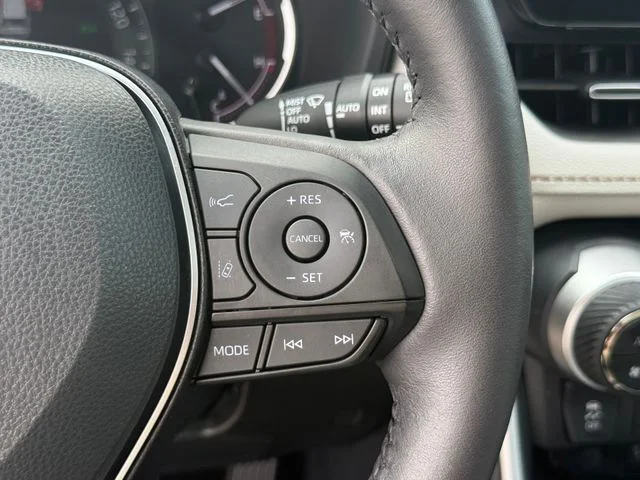 Certified Used 2025 Silver Toyota XLE Premium image 18