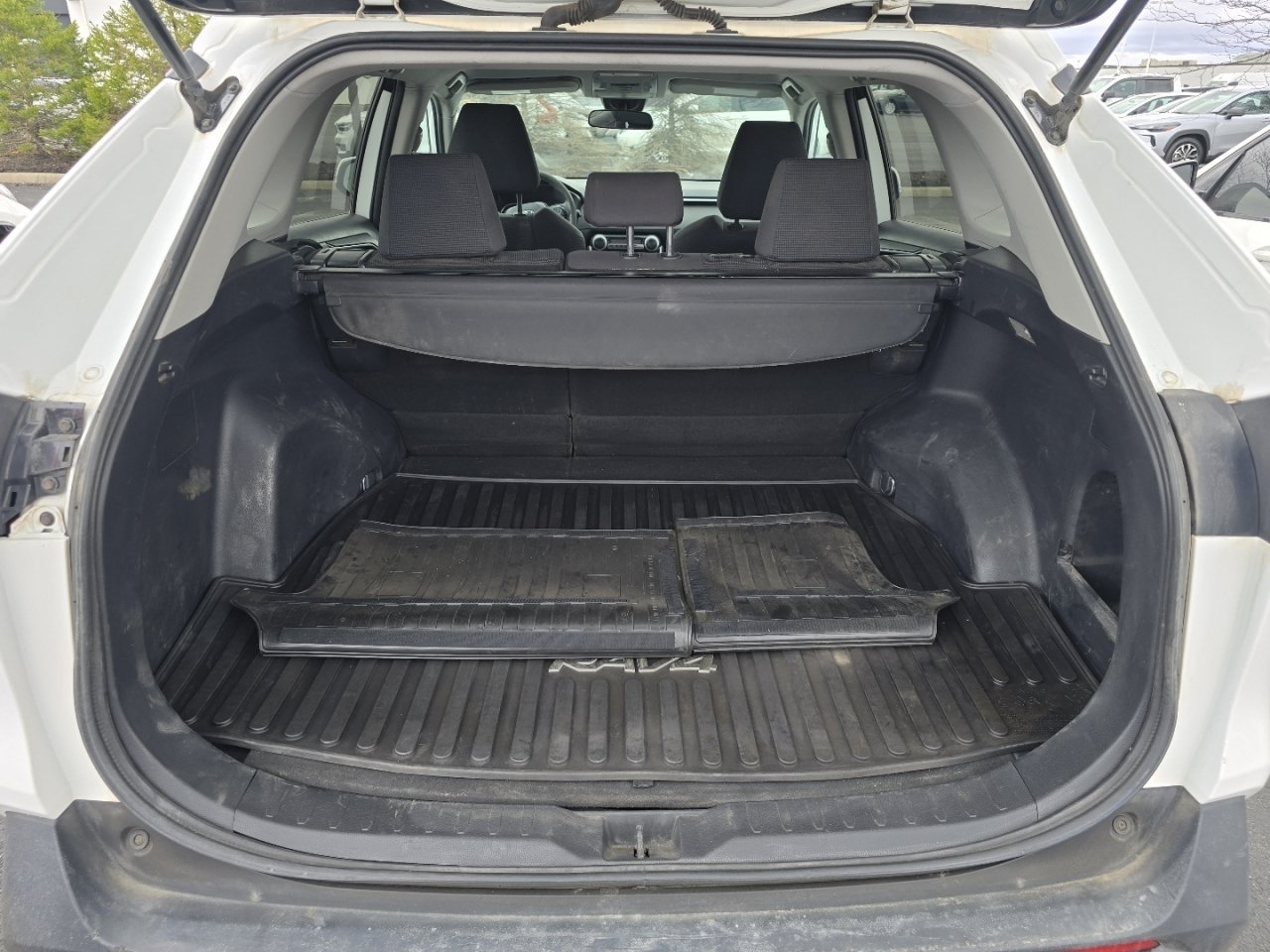 Used 2021 White Toyota LE image 23
