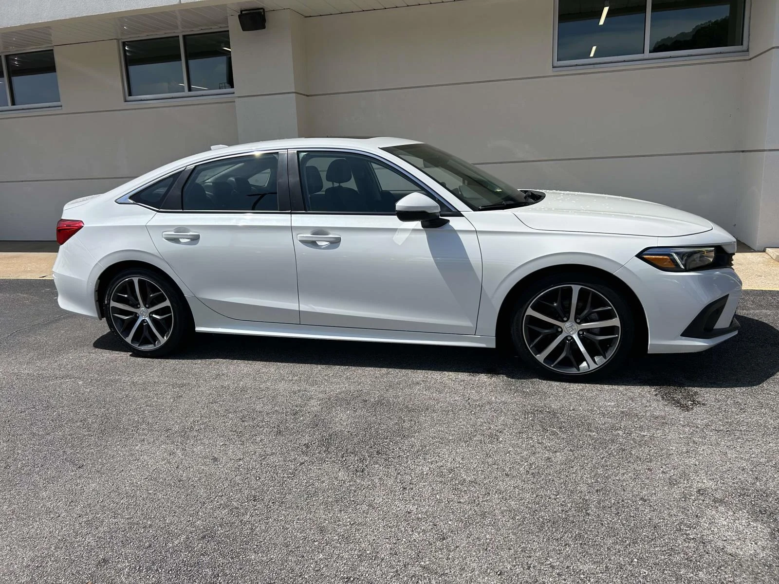 Used 2024 White Honda Touring CVT image 2