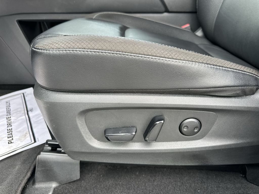 Certified Used 2024 Silver Nissan SL image 18