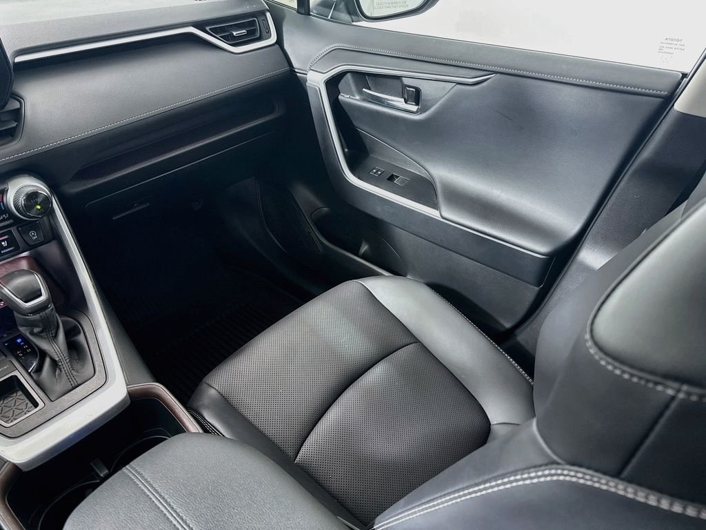 Used 2025 Silver Sky Metallic Toyota Limited image 22