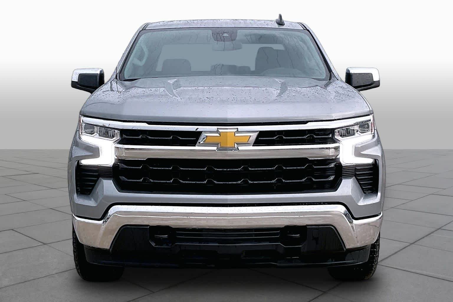 Used 2024 Sterling Gray Metallic Chevrolet LT image 4