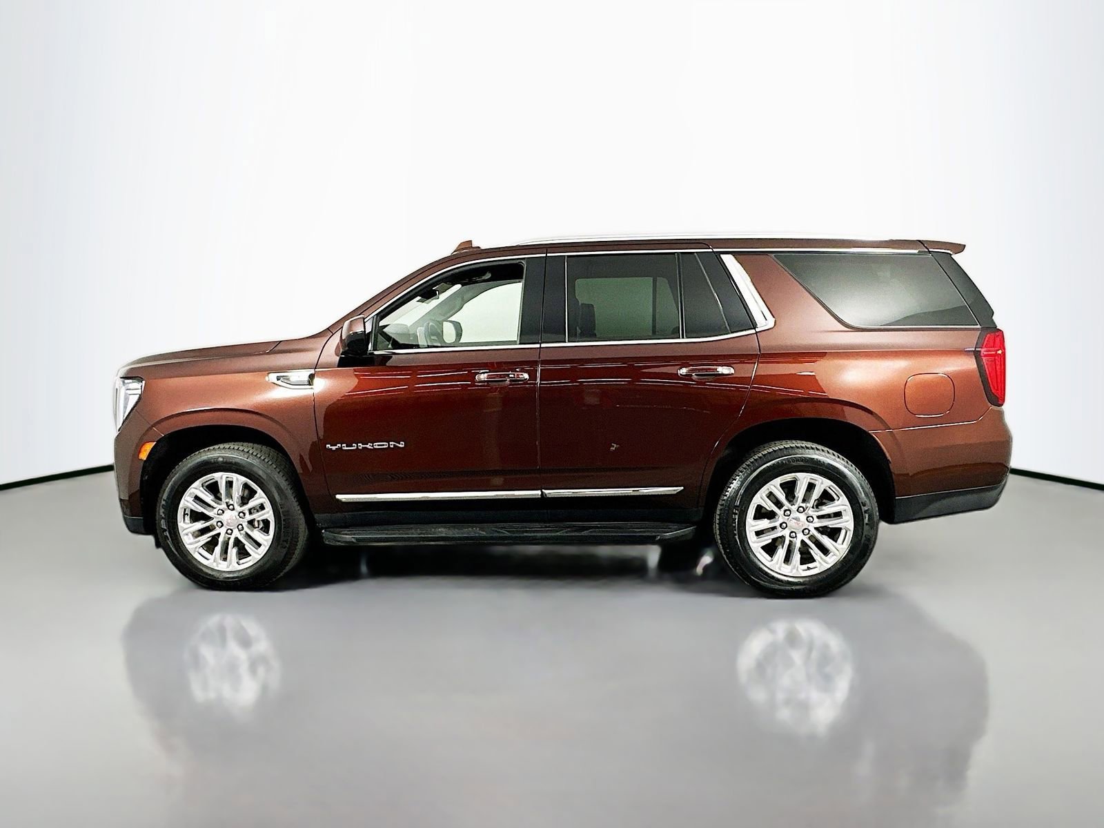 2023 GMC Yukon SLT - Photo 7