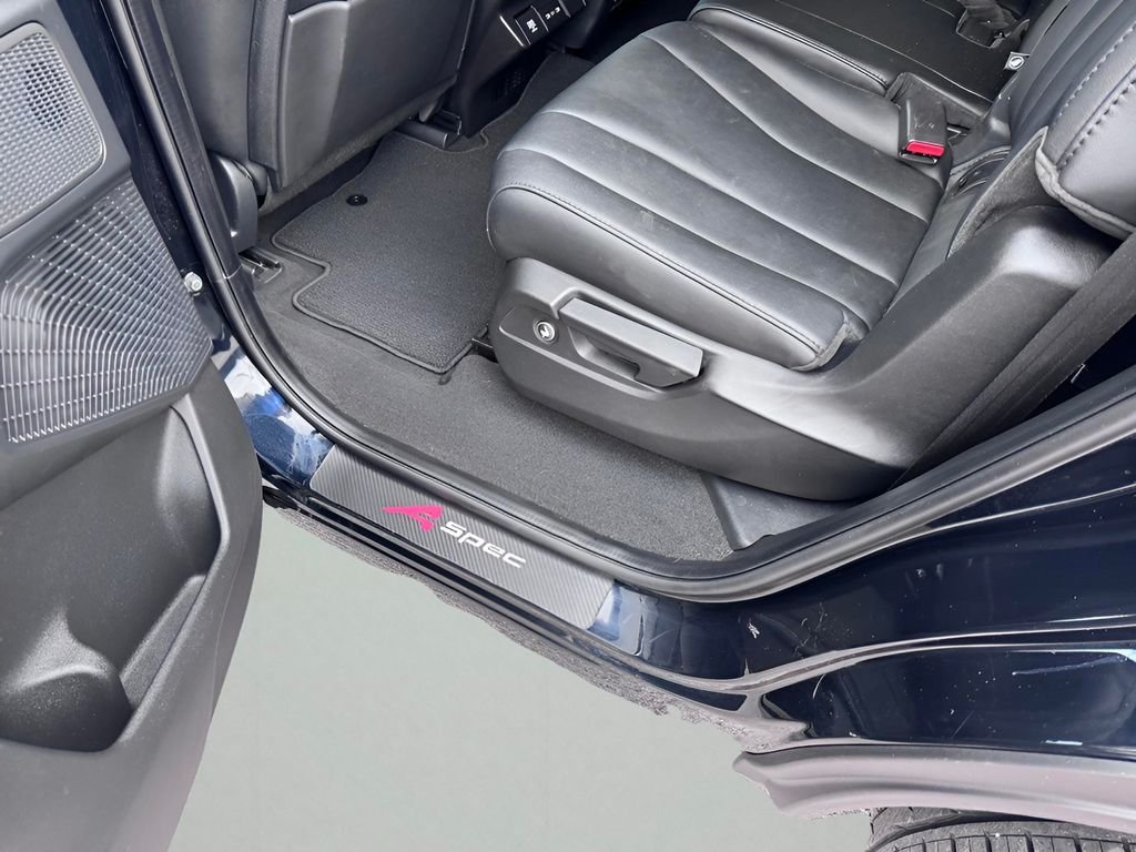 Used 2025 Majestic Black Pearl Acura Base image 9