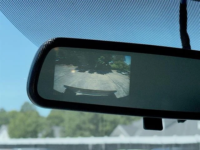 Used 2022 Summit White GMC Gas image 14