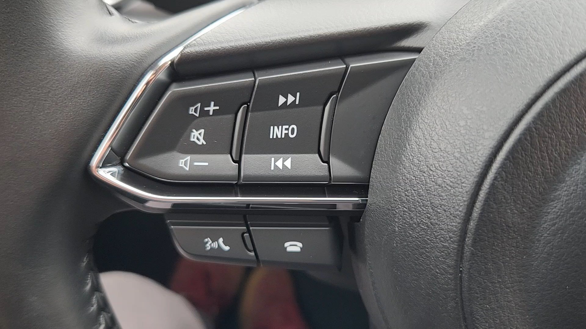 2025 Mazda CX-5 S Preferred package - Photo 13