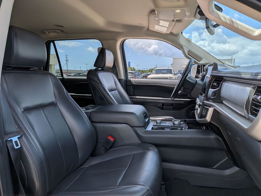 Used 2024 Black Ford XLT image 16