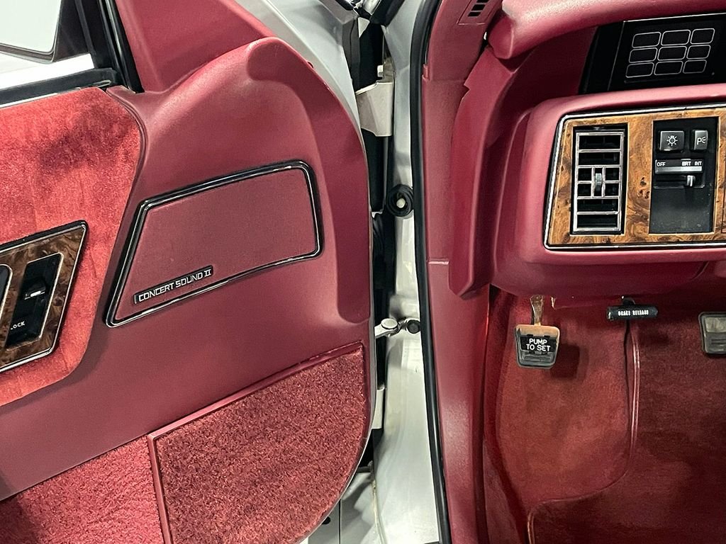 Used 1991  Buick Custom image 53