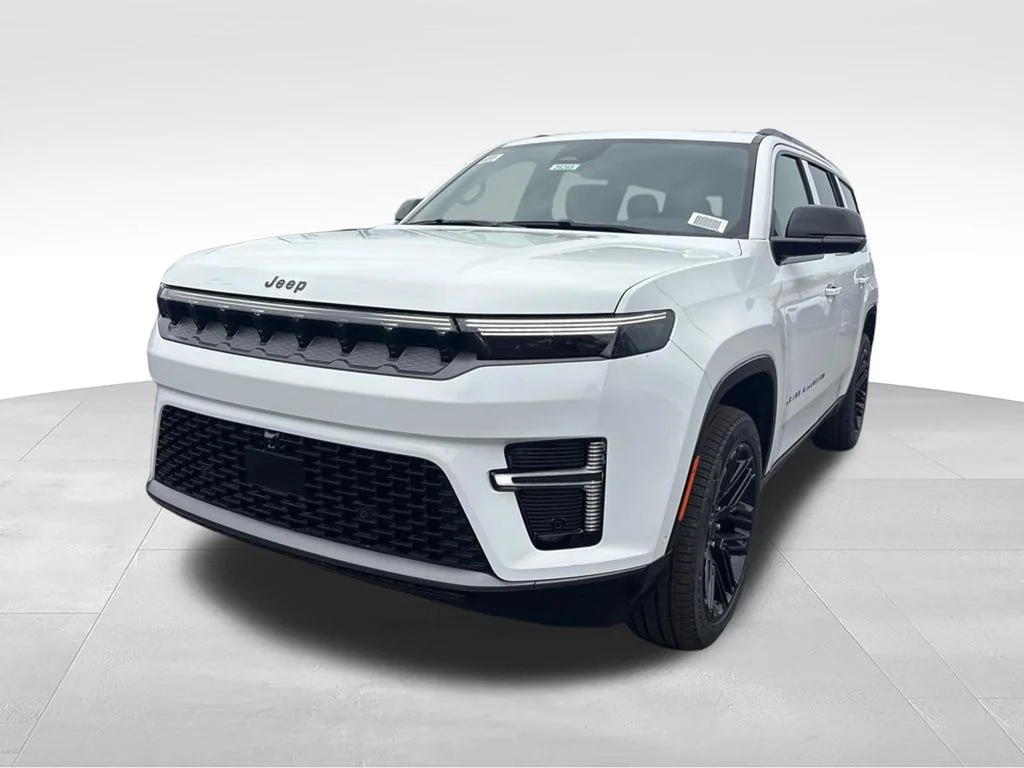 New 2026 Bright White Clear-Coat Exterior Paint Jeep Grand Wagoneer image 7