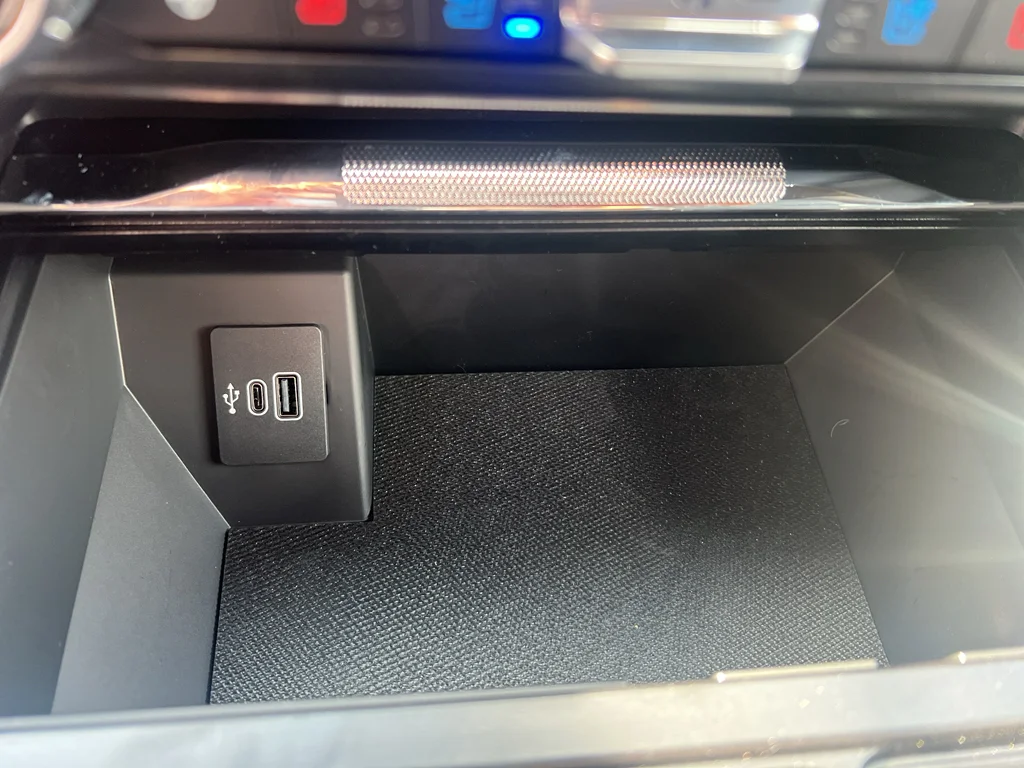 New 2026 Iconic Silver Metallic Ford Lariat® image 23